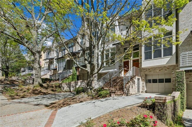 Foto del edificio - 1294 Fernwood Cir NE