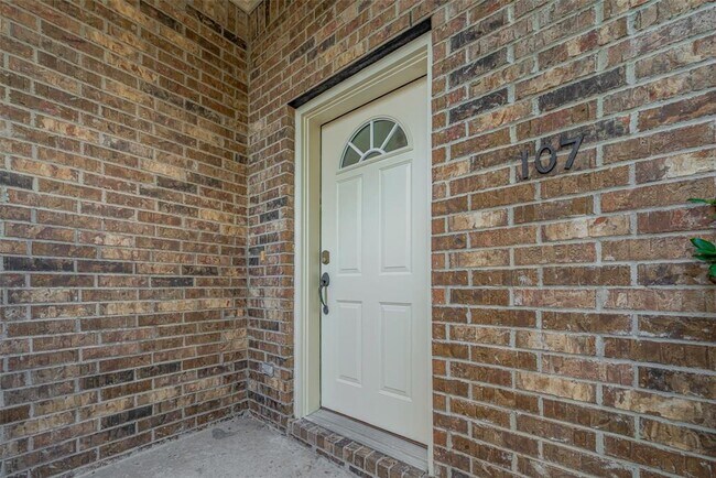 Foto del edificio - 2865 Westhollow Dr