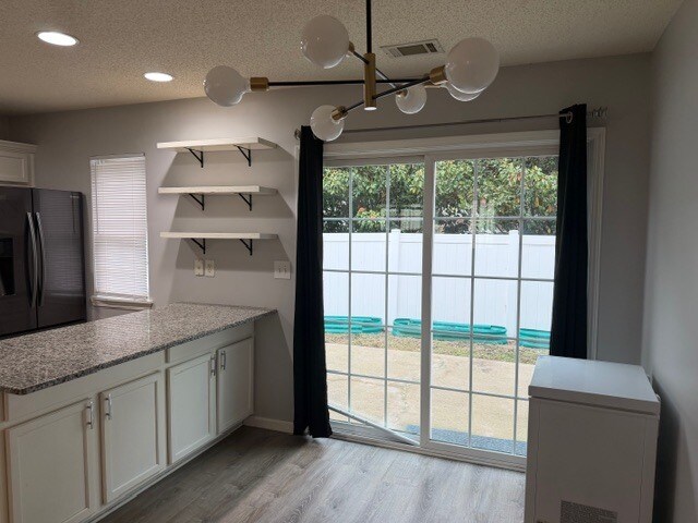 Foto del edificio - 16855 Greenlawn Hills Ct
