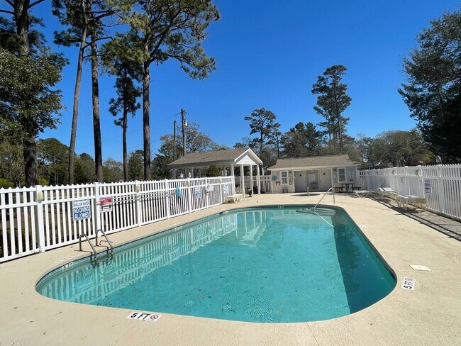 Foto del edificio - Four-month rental - Furnished Two Bedroom Condo at Eastport on Waterway!