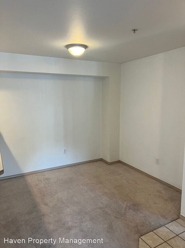 Building Photo - 2 br, 1 bath House - 1001 W Casino Rd #E-201