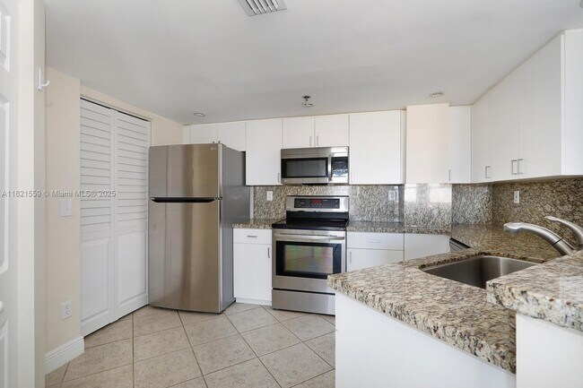 Foto del edificio - 2351 Douglas Rd