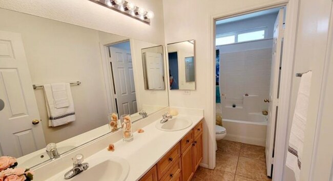 Building Photo - Stylishly Updated Southwest Home with Spac...