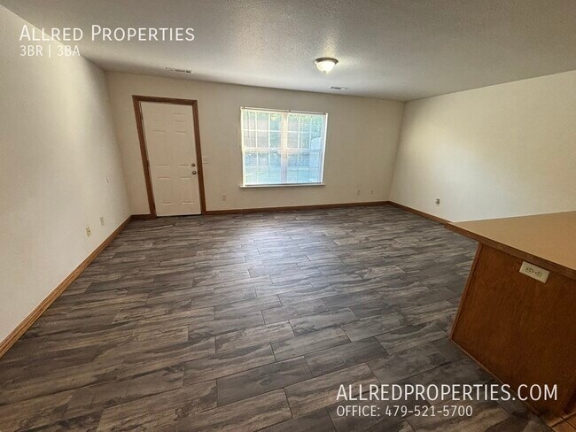 Foto del edificio - 2929 Meridian Pl