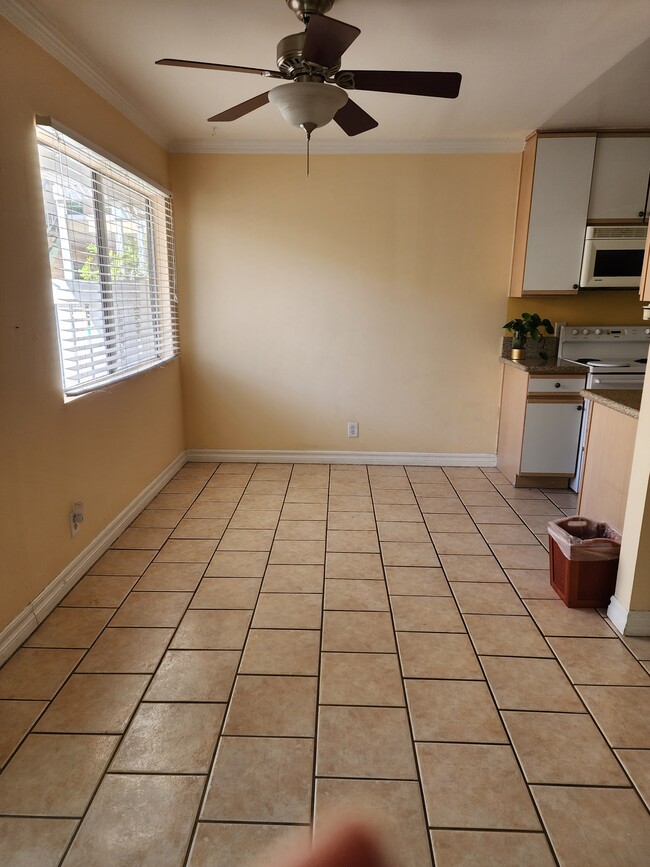 Dining Area - 121 Sinclair Ave