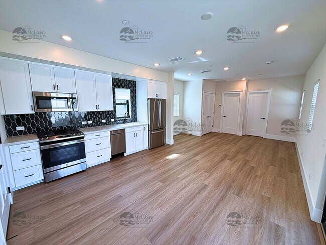 Foto del edificio - 3739-3751 Adams Street