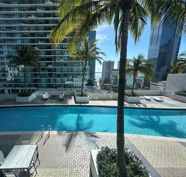 Foto del edificio - 60 SW 13th St