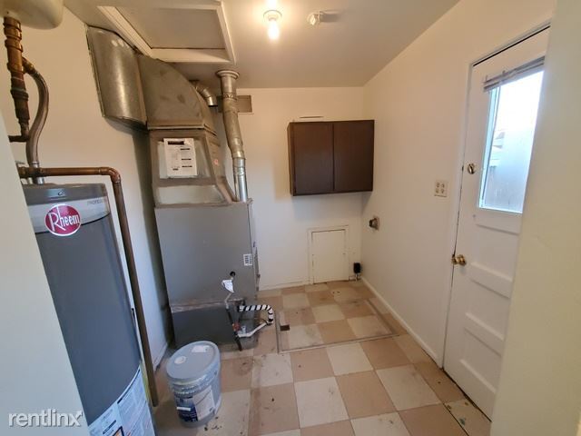 Building Photo - 2 br, 1 bath House - 1835 W. Berkeley Place