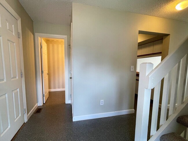 Foto del edificio - 2059 Coleman Dr