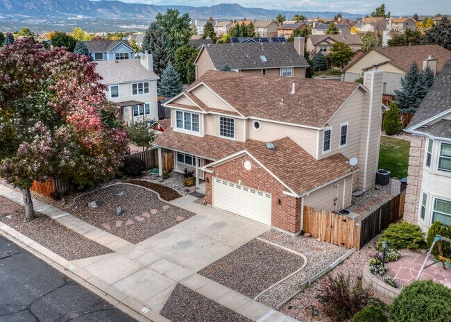 Foto del edificio - Stunning 5 Bedroom, 3.5 Bath Remodeled Hom...