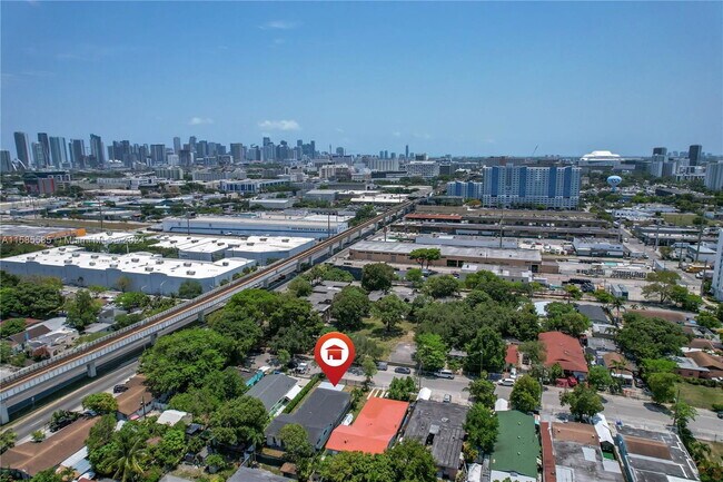Foto del edificio - 1241 NW 25th St