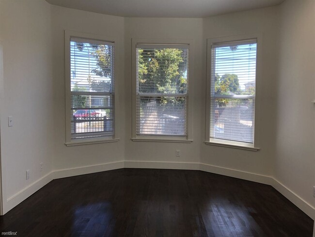 Building Photo - 4 br, 2.5 bath House - 1721 11th St