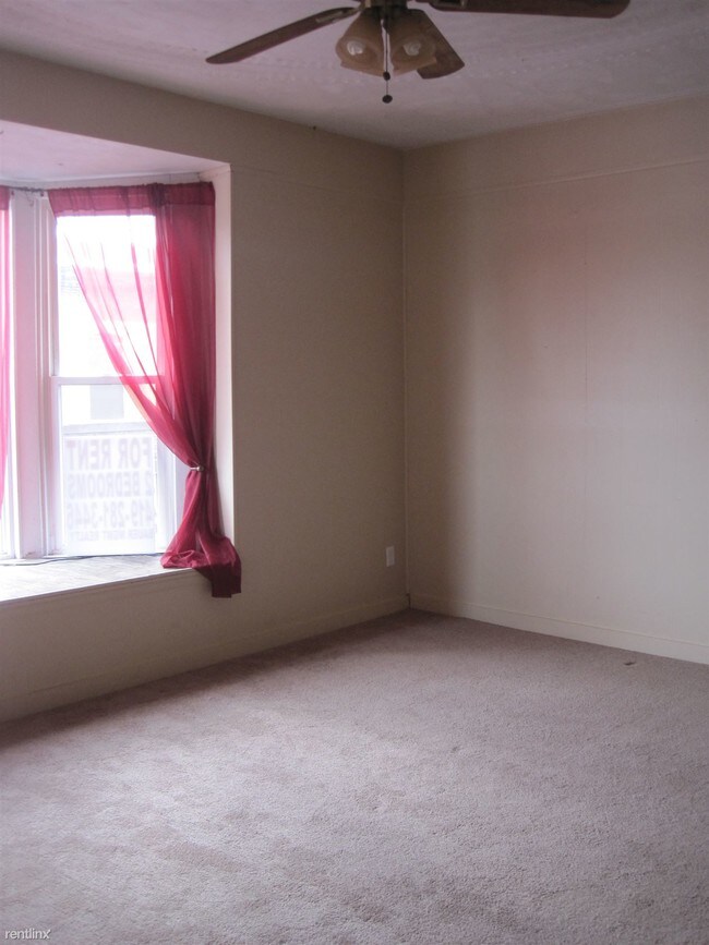 Building Photo - 110 Parkside Dr