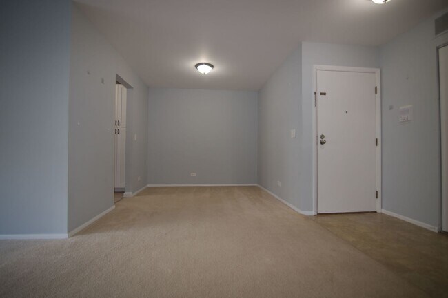 Building Photo - 1460 7 Pines Rd