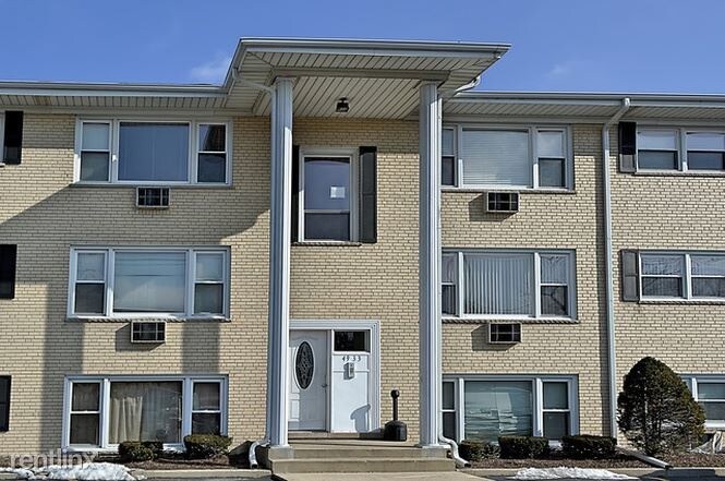 Primary Photo - 4933 N East River Rd