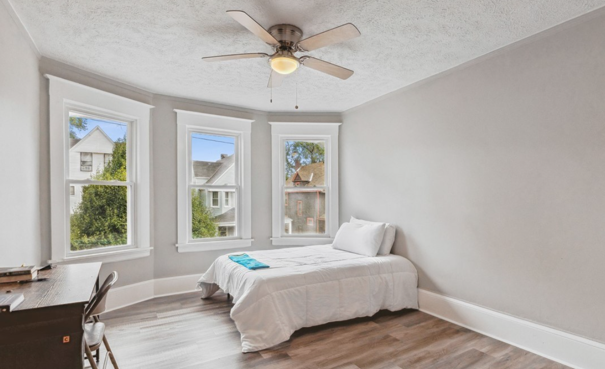 Foto principal - 10908 Churchill Ave