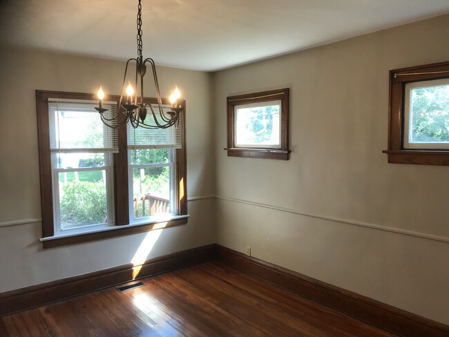 Dinning room - 88 E Moler St