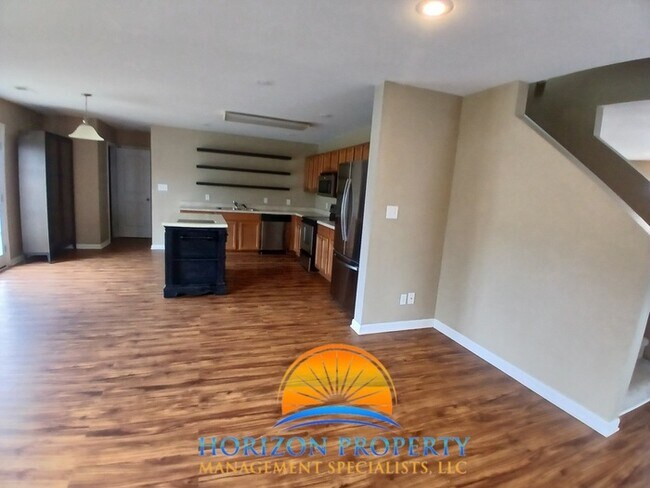 Foto del edificio - 15355 Tyler Mill Dr