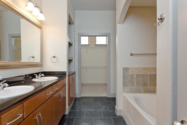 Foto del edificio - 1901 Post Oak Blvd