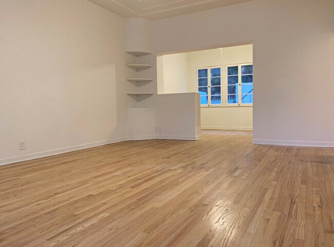Foto del edificio - 909 S Serrano Ave