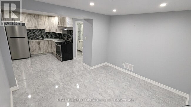 Building Photo - 29 Shropshire Dr