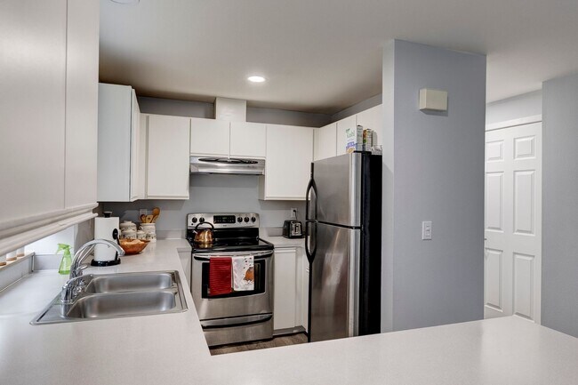 Foto del edificio - Second Story 2 bed 2 bath condo