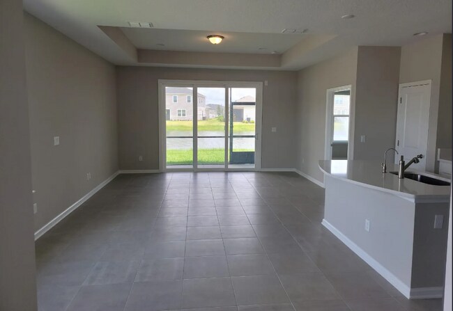 Building Photo - 808 Cherry Elm Dr