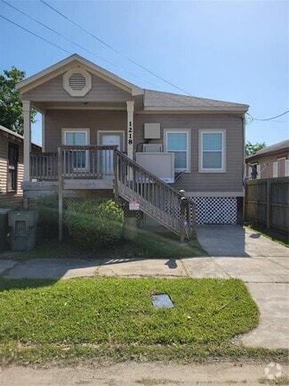 Building Photo - 1218 42nd St