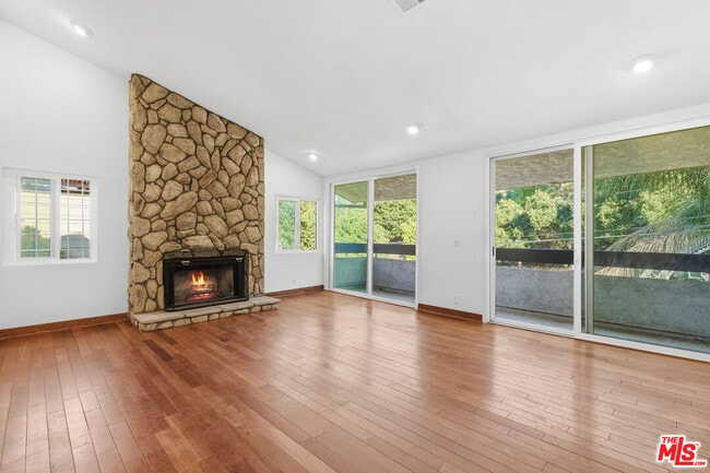 Building Photo - 4345 Canoga Ave