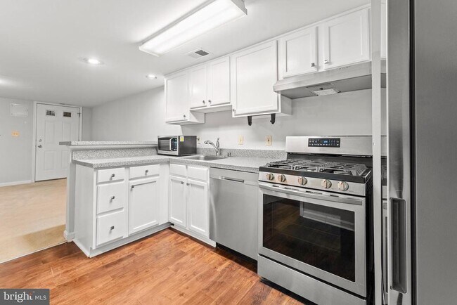 Foto del edificio - 3612 Rock Creek Church Rd NW