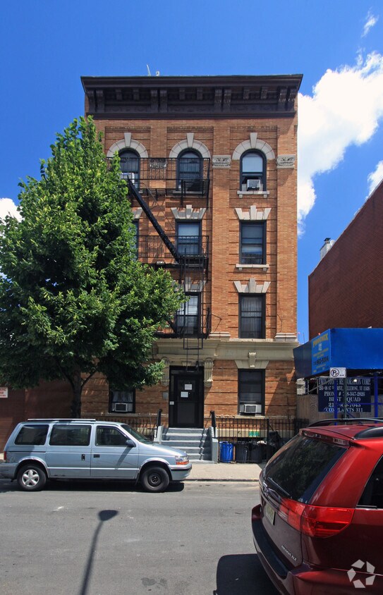 Primary Photo - 42 Diamond St