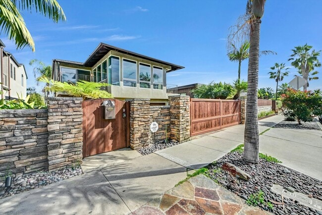 Foto del edificio - 323 Neptune Ave