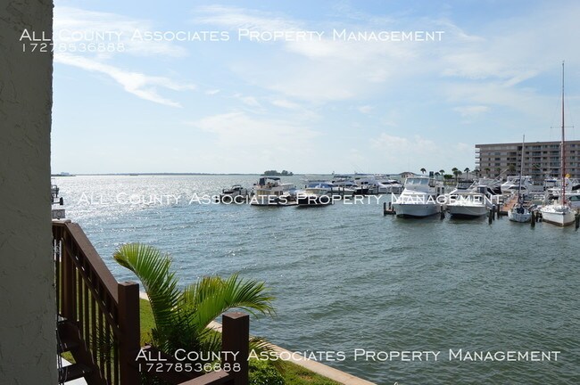 Building Photo - 433 Paula Dr S