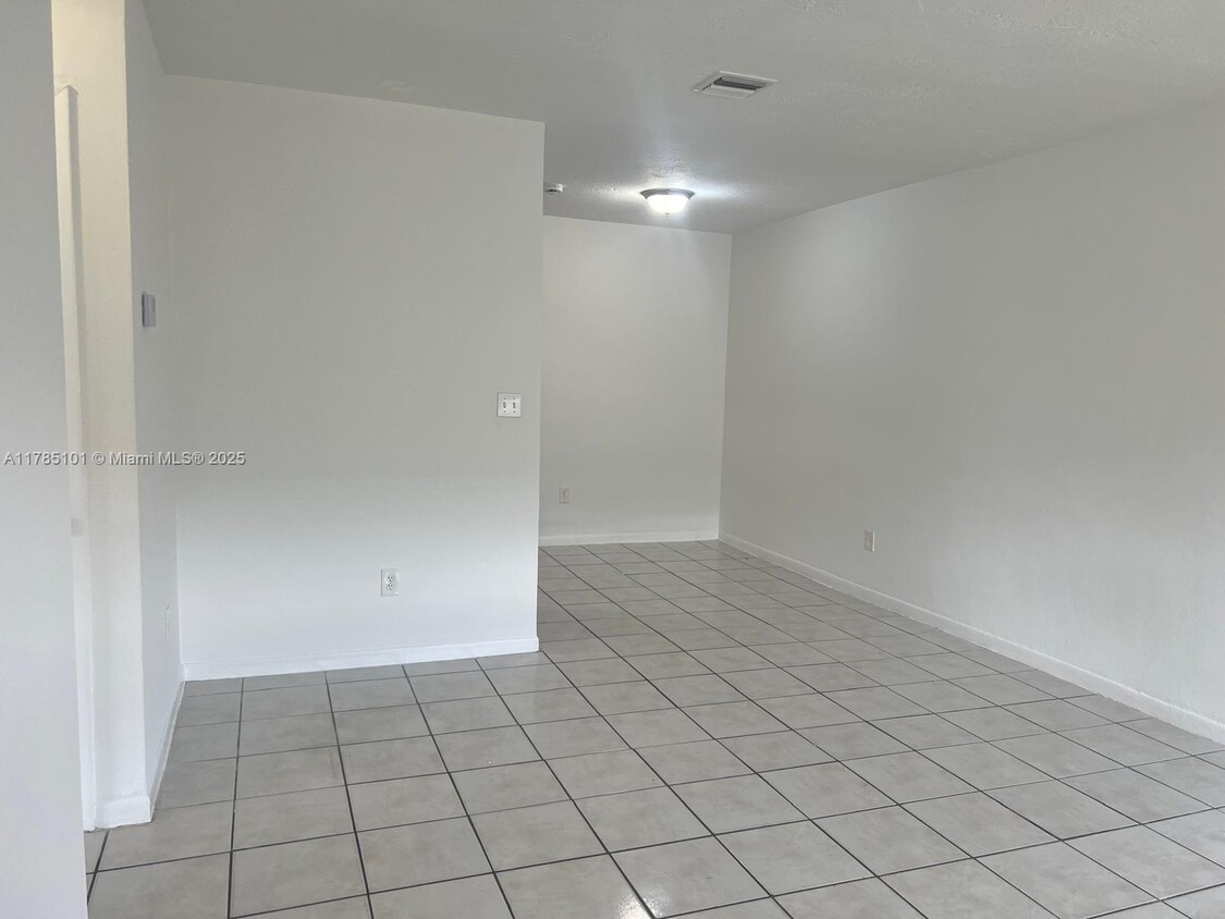 Primary Photo - 5312 NW 22nd St