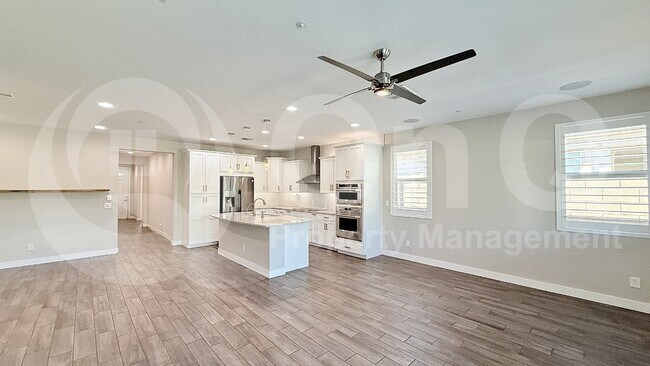 Foto del edificio - 3850 E Harrison St