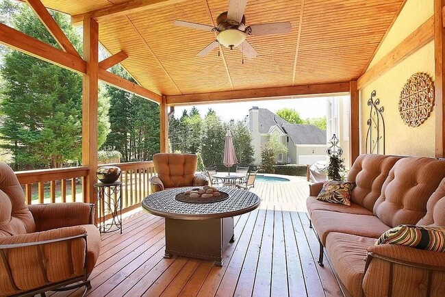 Foto del edificio - 200 Azalea Cove Ln