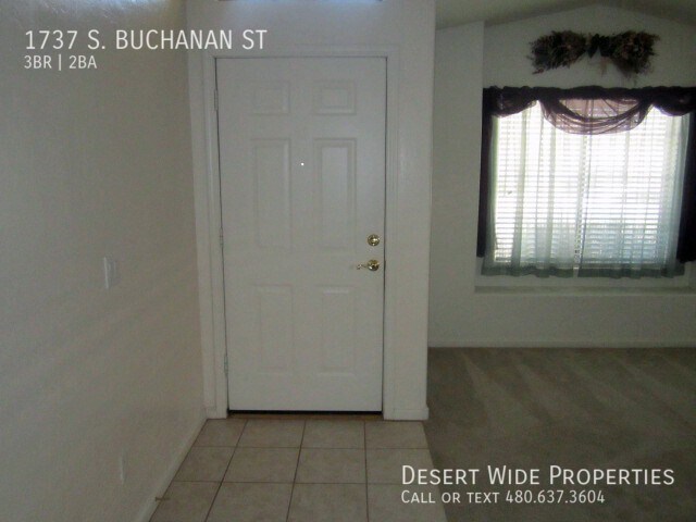 Foto del edificio - Beautiful 3 Bedroom / 2 Bath Home Located ...