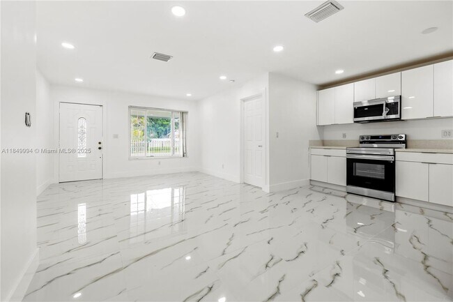 Foto del edificio - 1465 NW 192nd Terrace