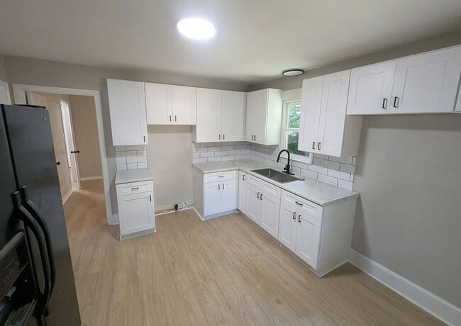 Building Photo - 2846 Kenhill Dr