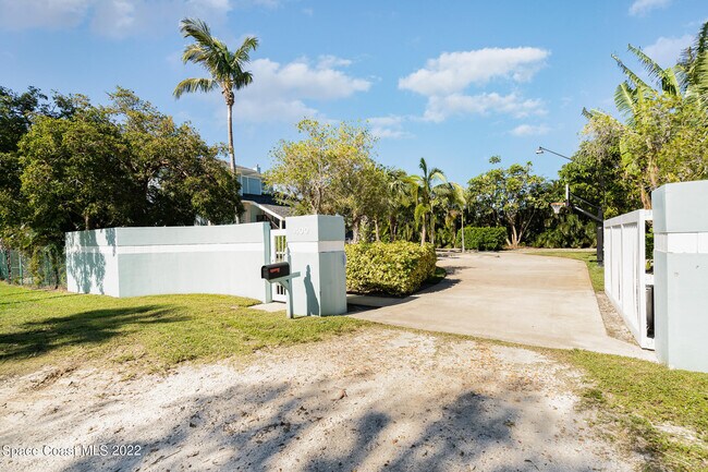 Foto del edificio - 400 Richards Rd