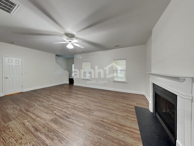 Building Photo - 12118 Edna Dr