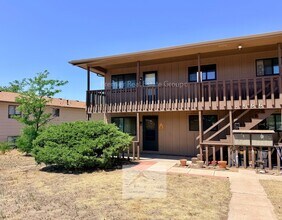 Building Photo - 1466 Hathaway Dr
