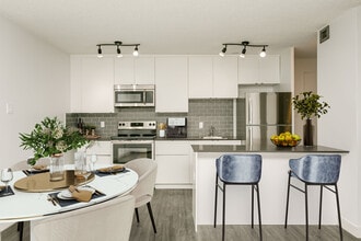 Building Photo - Beacon Place