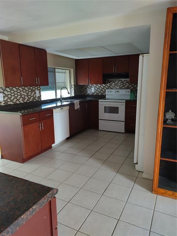 Building Photo - 3718 Kimberly Oaks Dr