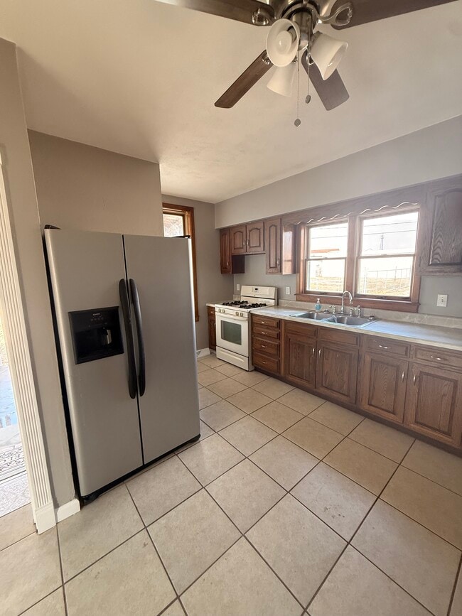 Kitchen - 401 S 22nd St