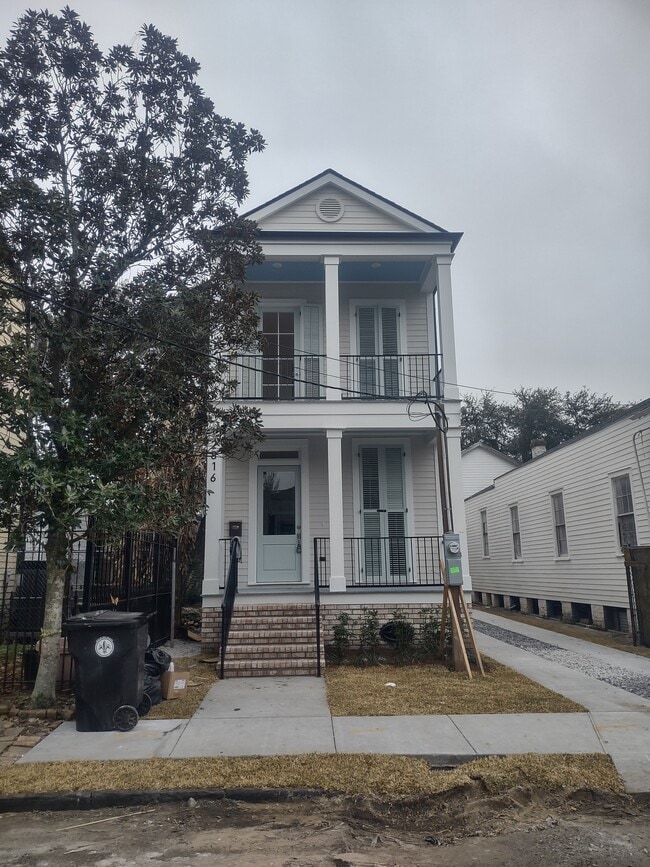 Building Photo - 2816 Saint Thomas St