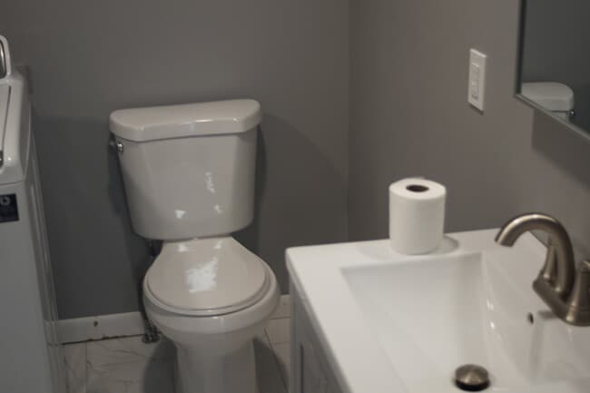 Building Photo - 628 S Logan Blvd