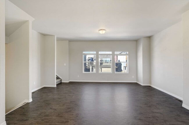 Building Photo - 753 Grissom Dr