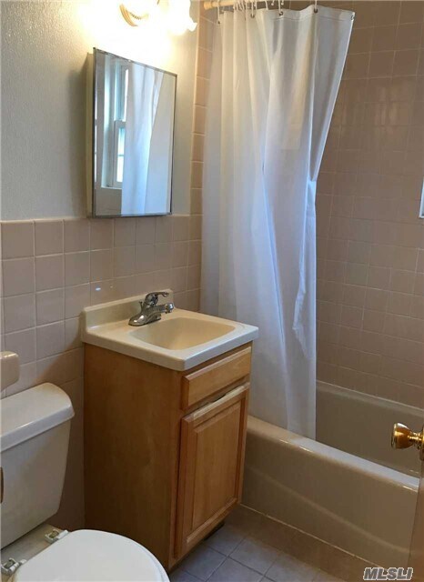 Building Photo - 77-31 166th St