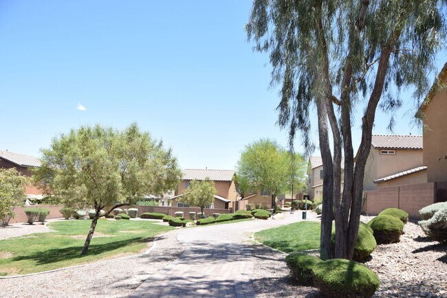 Foto del edificio - HENDERSON UPGRADED 4 BEDROOM HOME
